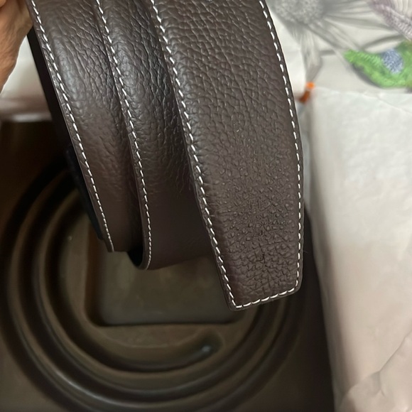 Silver H Buckle Black Leather Belt - Picture 2 of 5